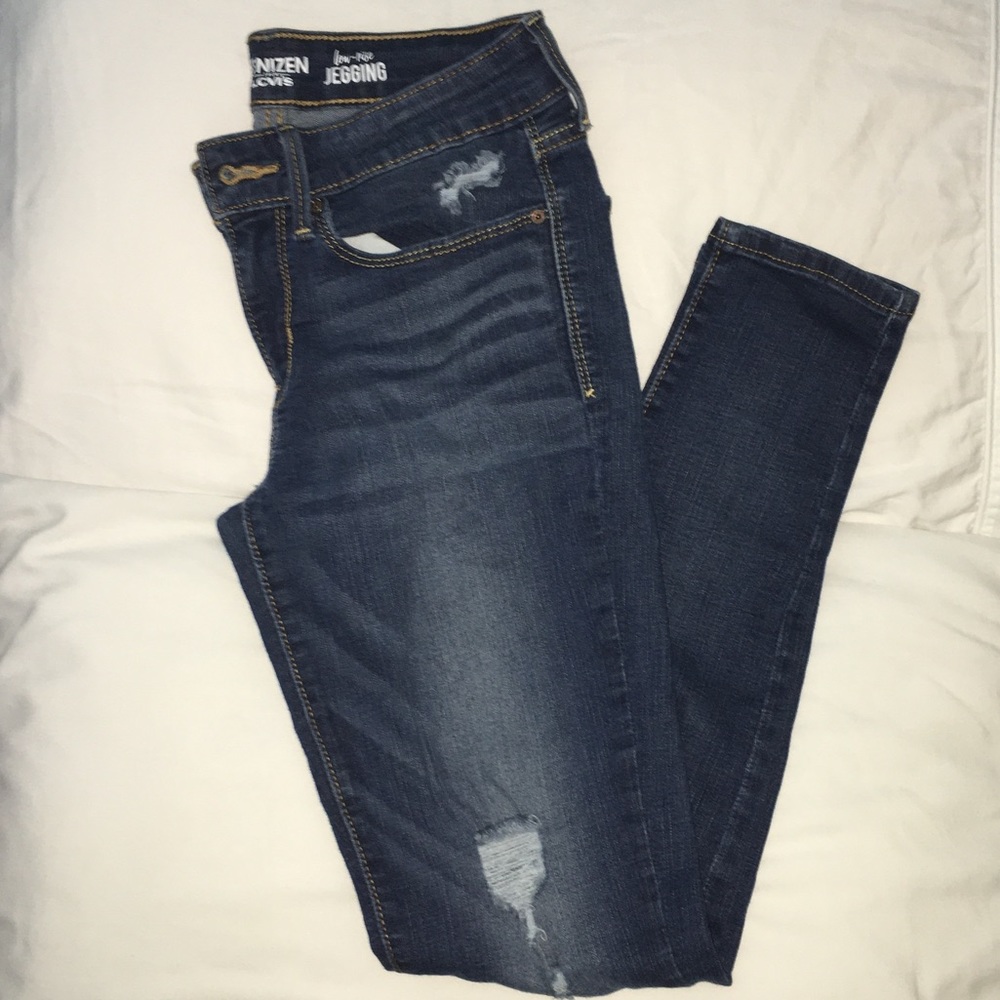 -Denizen Levi’s distressed low rise jeggings-